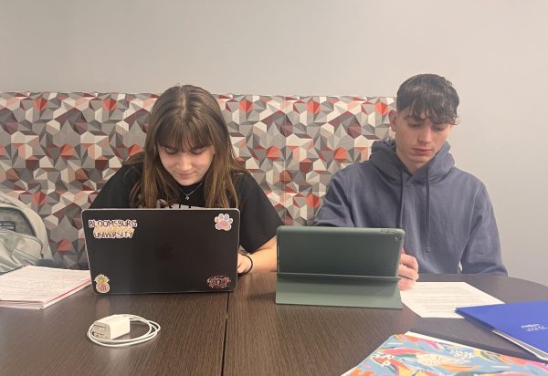 Abby Cinoa (left) and Nick Gerardo (right) studying for midterm exams. 